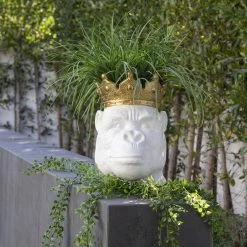 Sagebrook Resin 16" Gorilla W/ Crown , White Home Decor