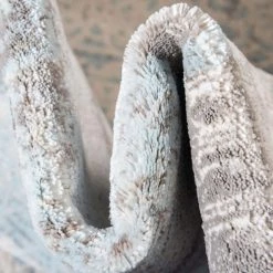 Uniqueloom Light Blue New Classical Round Rug Home Decor