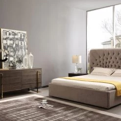 VIG Modrest Moontide - Eastern King Glam Beige Velvet And Brushed Brass Bed