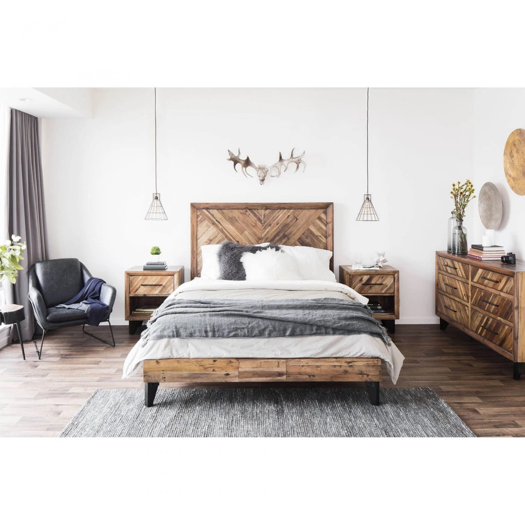 Moe's Greer Club Chair Black