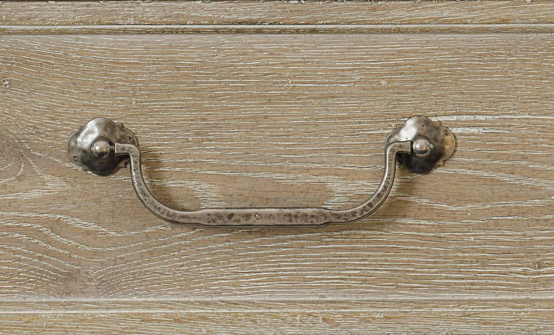 Bernhardt Rustic Patina Bachelor's Chest Bedroom