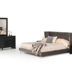 VIG Nova Domus Bryan Bed