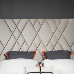 VIG Modrest Eldora - Glam Beige Velvet And Brushed Brass Bed