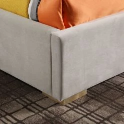 VIG Modrest Eldora - Glam Beige Velvet And Brushed Brass Bed