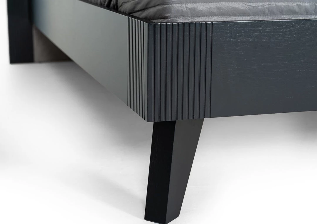 VIG Nova Domus Panther Contemporary Grey & Black Bed