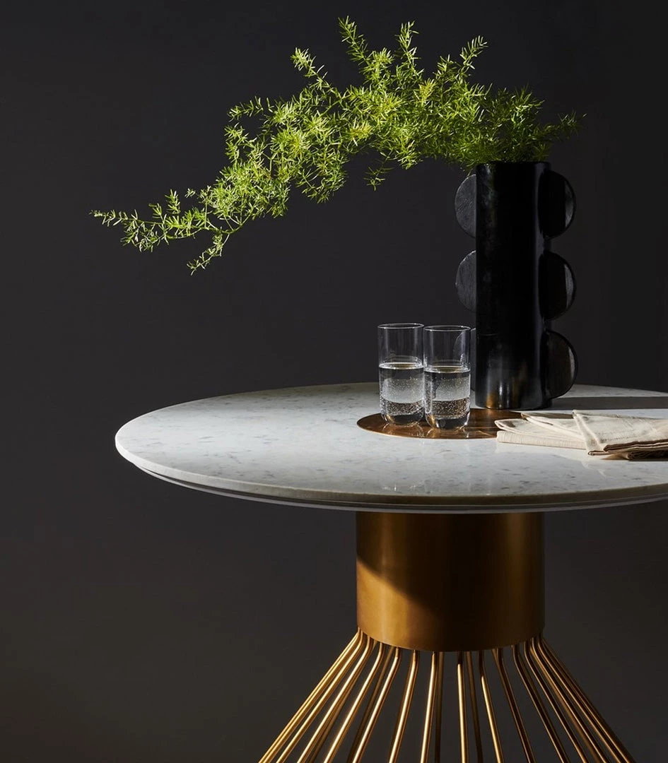 Safavieh Gwen 40" Pedestal Marble Dining Table